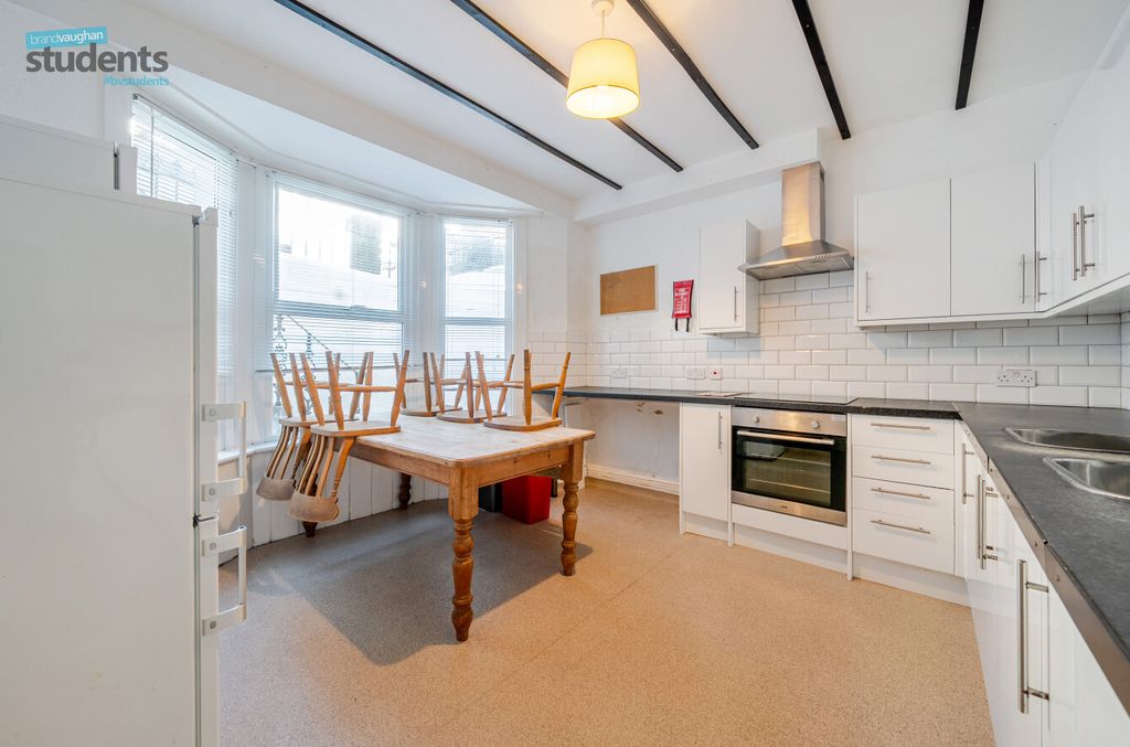 Property photo 2 of 11 6E69Ac5B-d953-420...