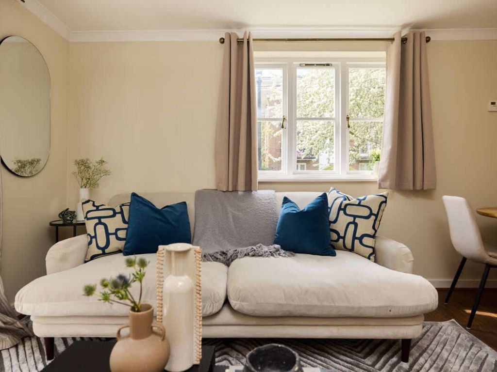 Property photo 3 of 27