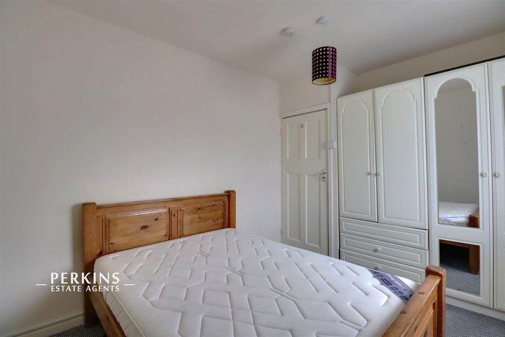 Property photo 3 of 4 Bed.Jpg