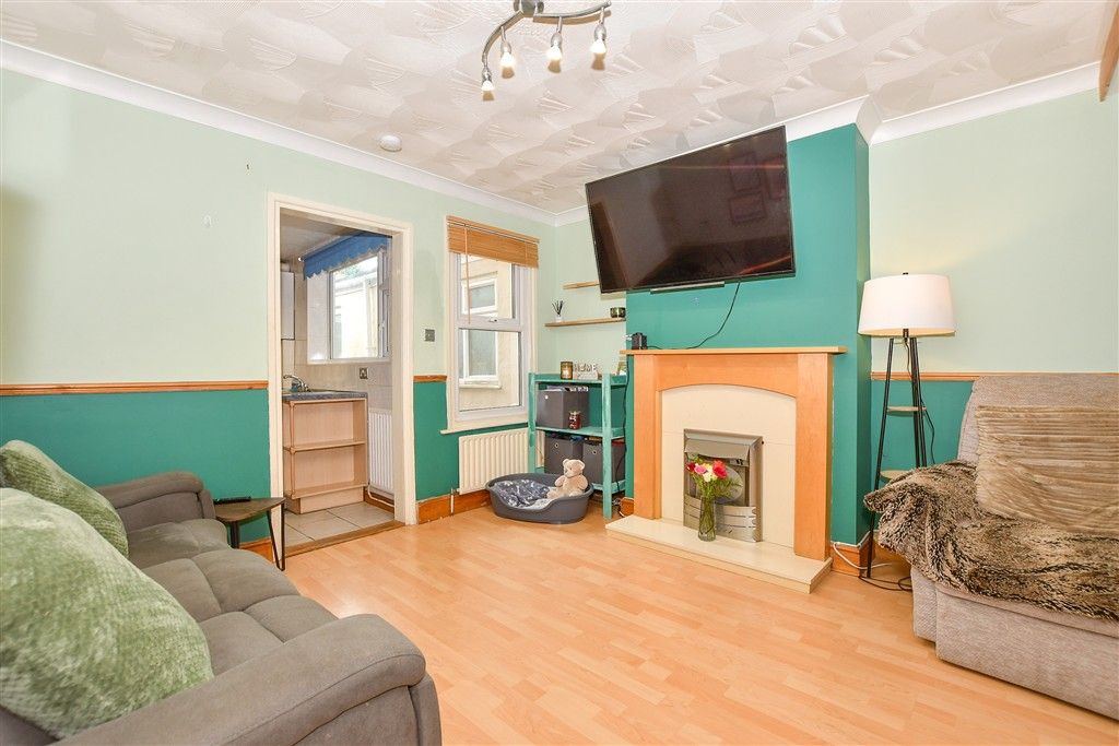 Property photo 3 of 13 Lounge