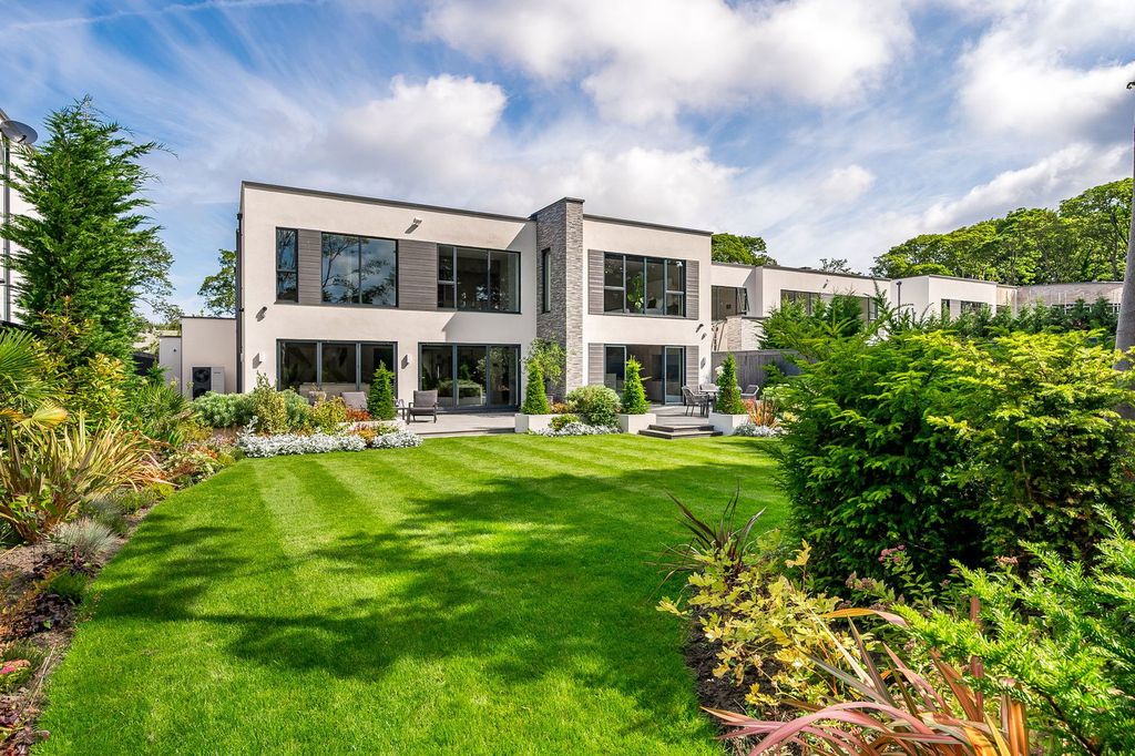 Property photo 1 of 51