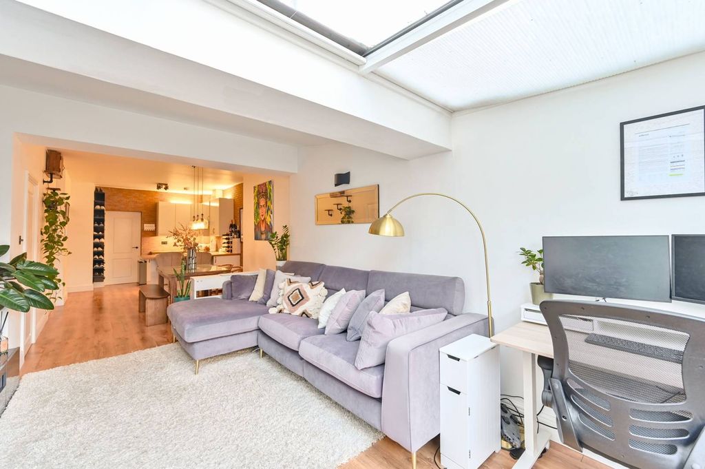 Property photo 1 of 9