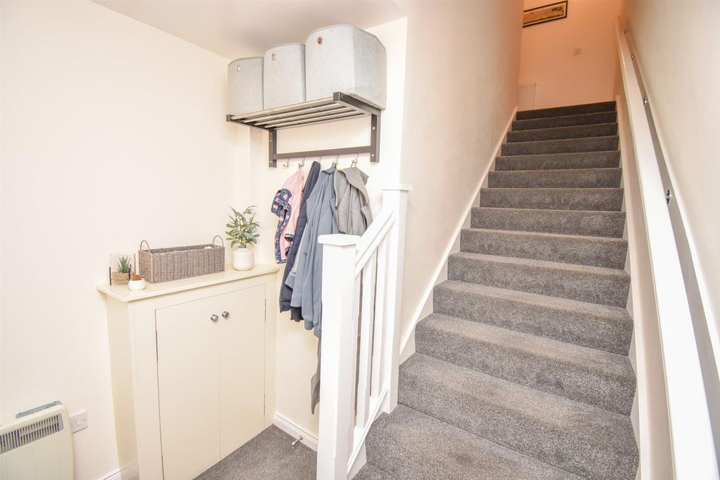 Property photo 2 of 13 Entrance Stairwell