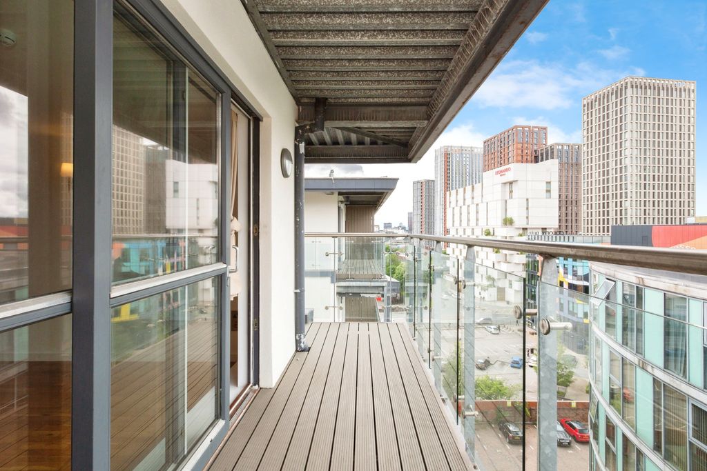 Property photo 2 of 19 Balcony