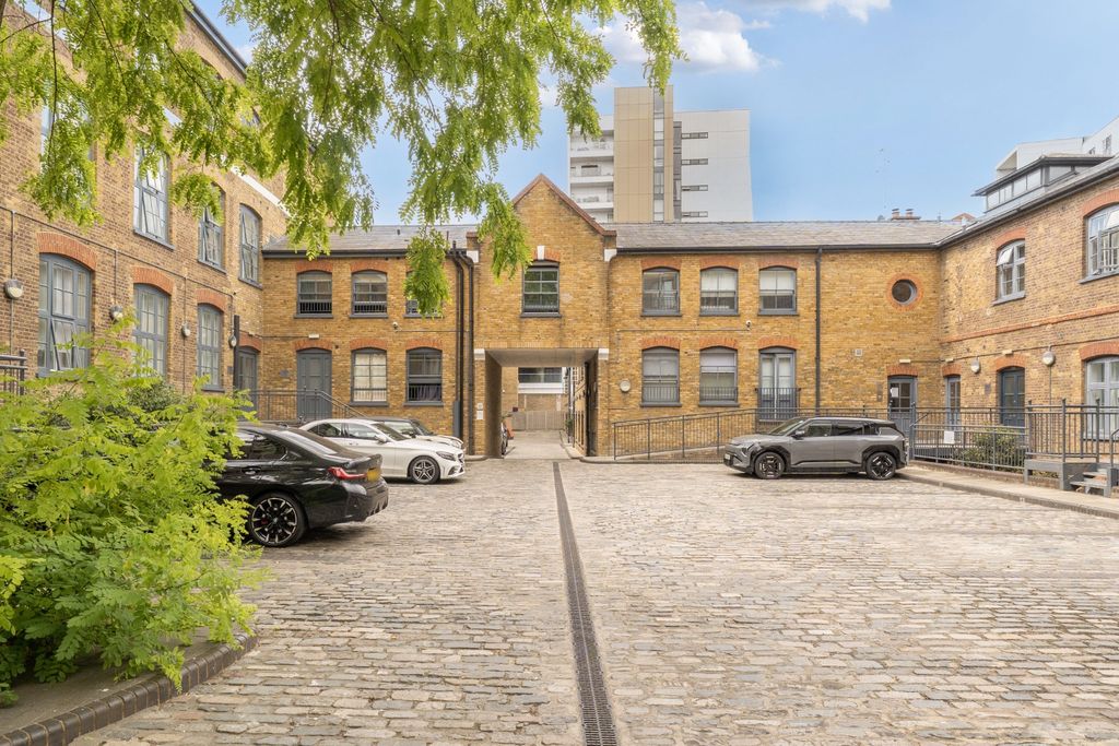Property photo 1 of 14 5598140