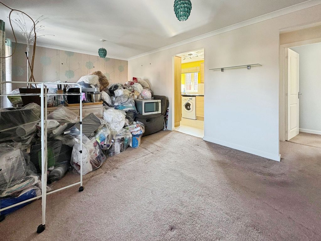 Property photo 3 of 13 0Ecf2158-12
