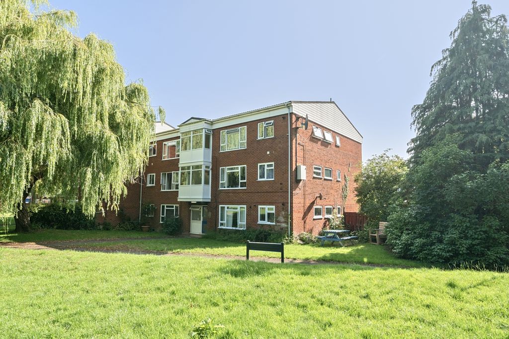 Property photo 1 of 15 1327835-13-68834A24885Ff