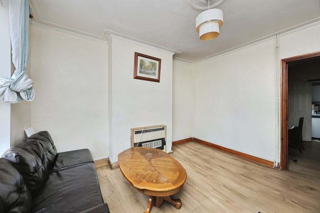 Property photo 2 of 11 Lounge