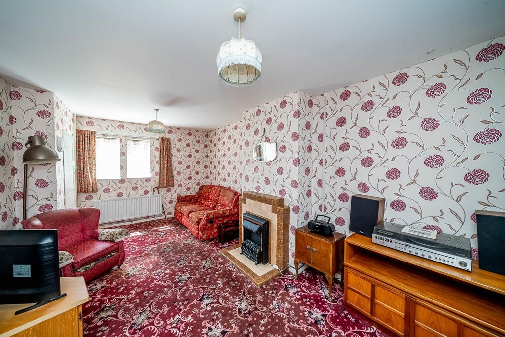 Property photo 2 of 34 Webbs Estate Agents-3.Jpg