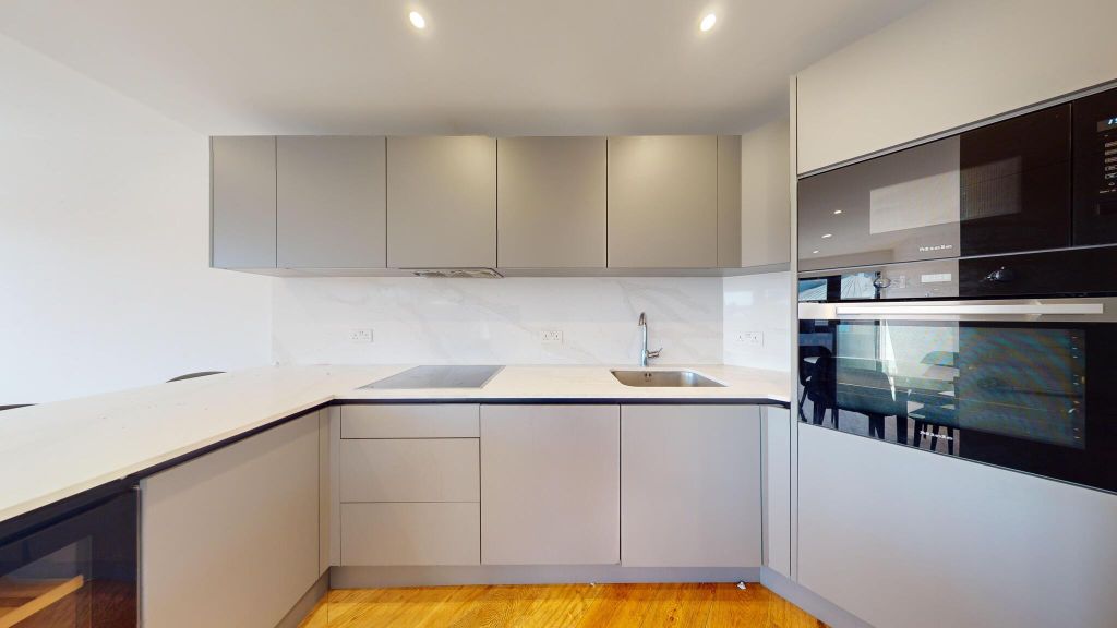 Property photo 2 of 19 Kitchen