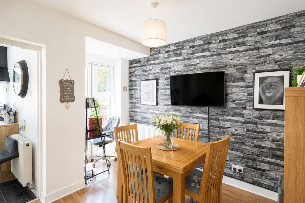 Property photo 3 of 11 Dining Room
