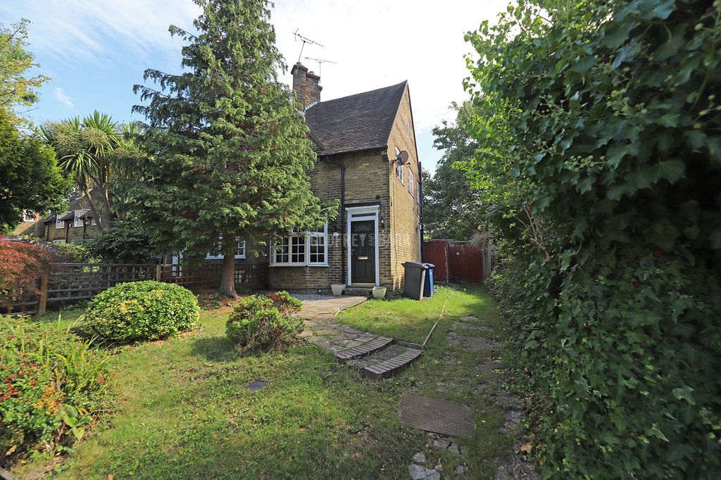 Property photo 3 of 13