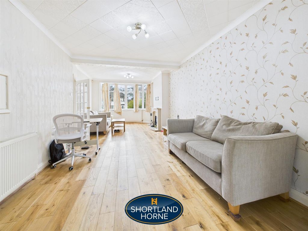 Property photo 3 of 21 Cam04377G0-Pr0089-Still016.Jpg