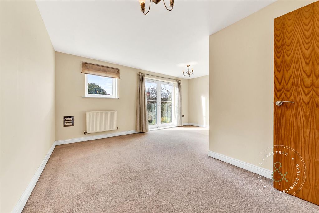 Property photo 2 of 23 Clive-Hall-Court-07.Jpg