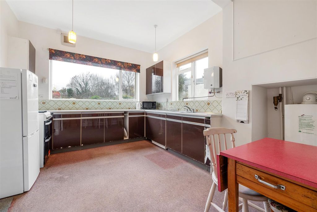 Property photo 3 of 15 Reddons Road-15.Jpg