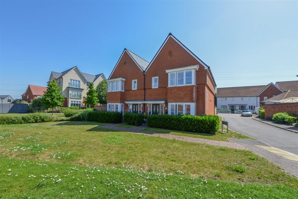 Property photo 1 of 24 Village Road17.Jpg