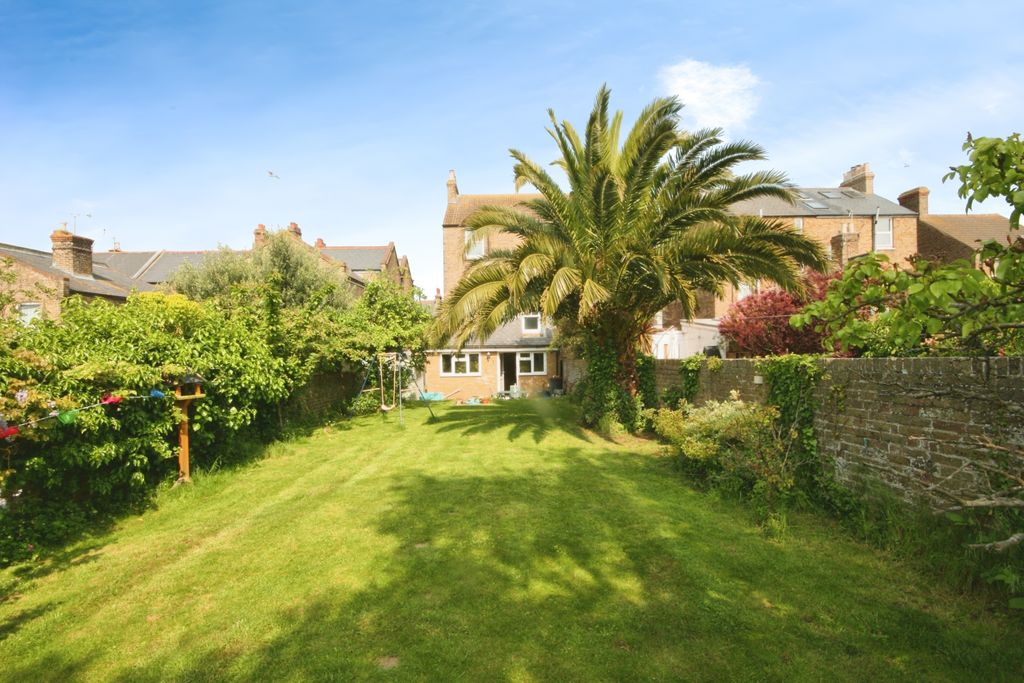 Property photo 3 of 22 27B1A7Db-Img_1979.Jpg