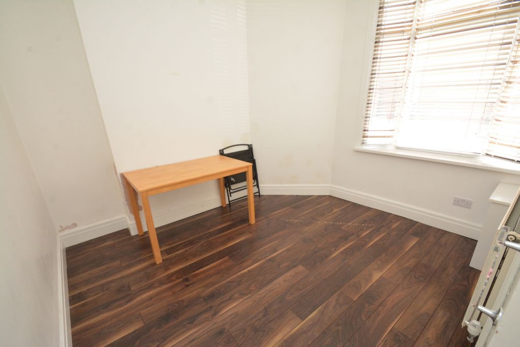 Property photo 2 of 8 Lounge