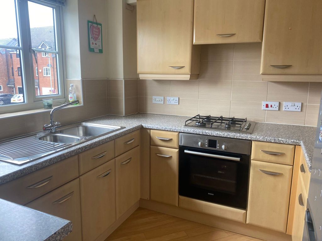 Property photo 2 of 11 Kitchen