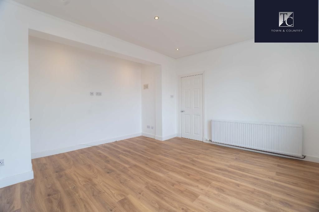 Property photo 3 of 35