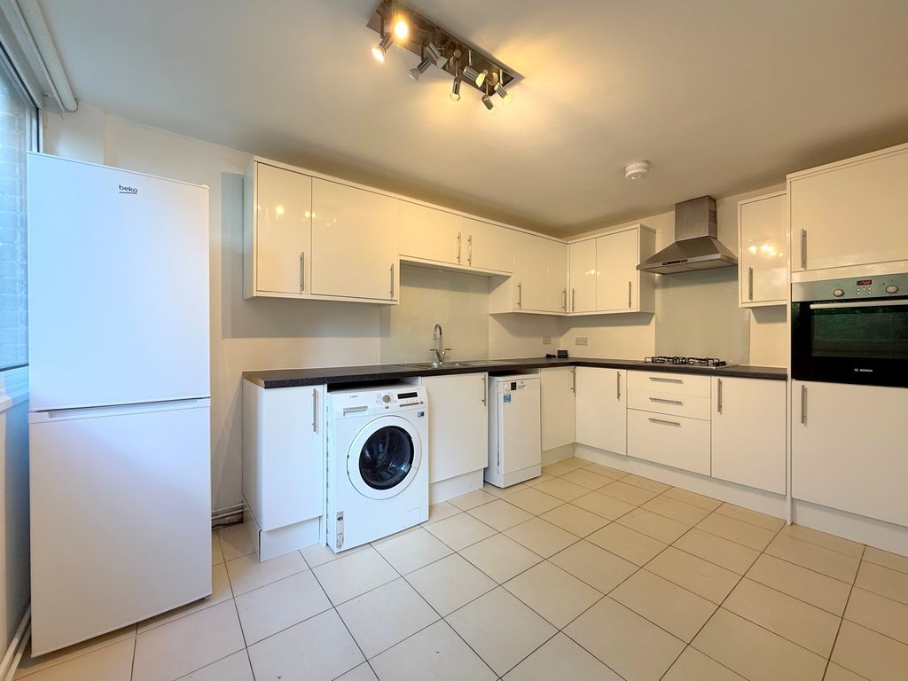 Property photo 3 of 10 Photo 12