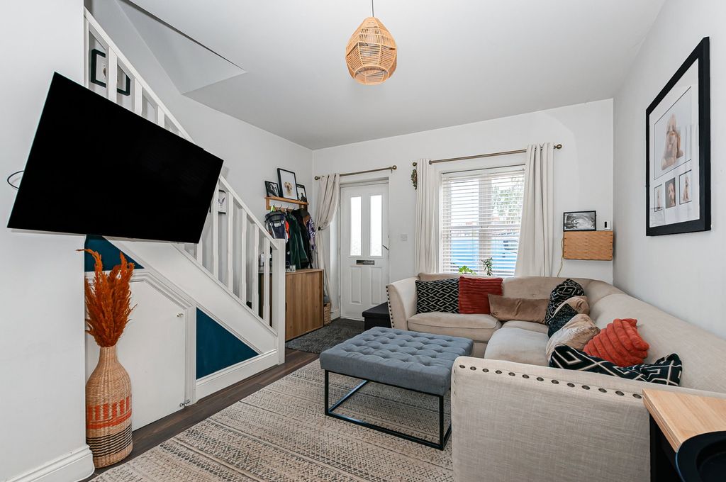 Property photo 2 of 14