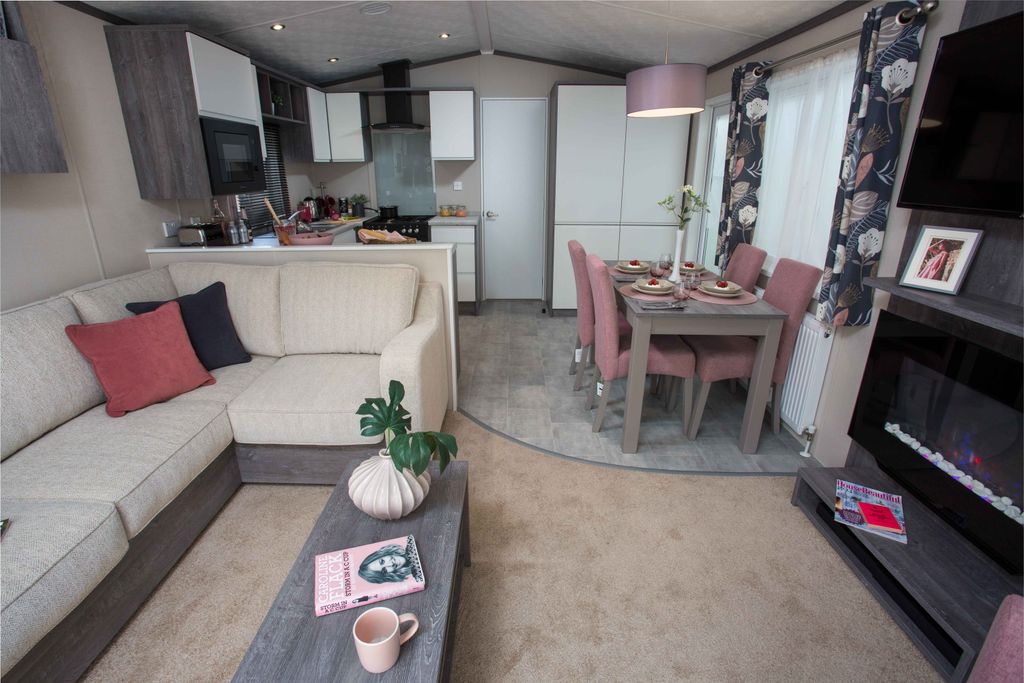 Property photo 3 of 6