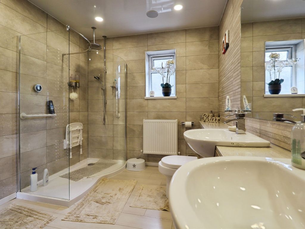 Property photo 3 of 31