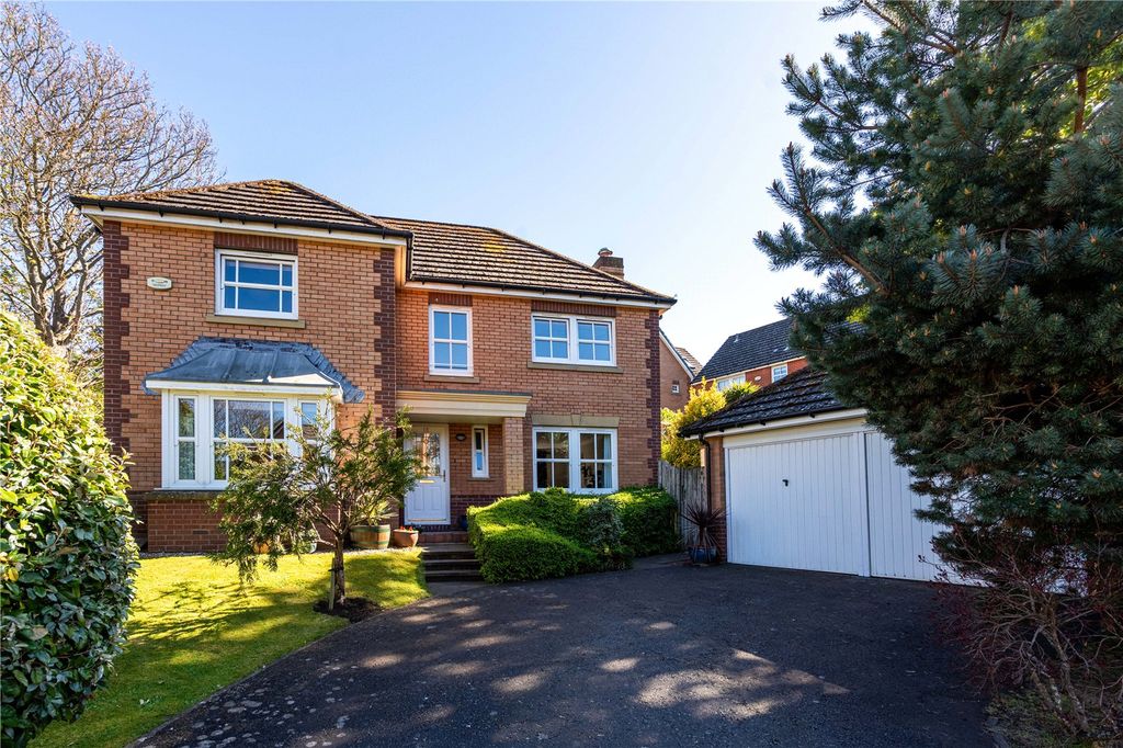 Property photo 1 of 33 13 Trainer's Brae