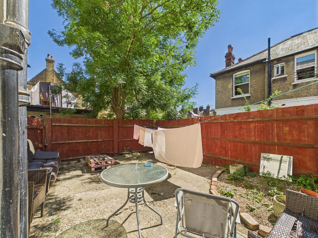 Property photo 3 of 10 Cam04749G0-Pr0050-Still007.Jpg