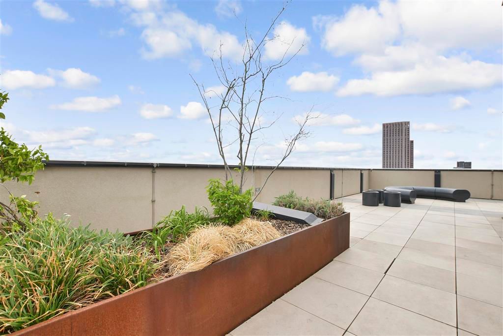 Property photo 2 of 21 Balcony / Terrace