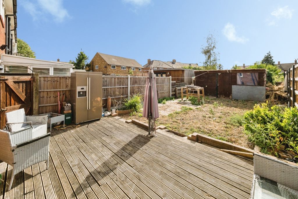 Property photo 3 of 12 Garden