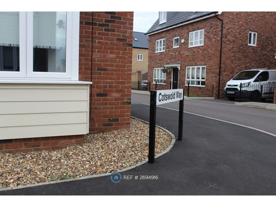 Property photo 3 of 18 Right Side