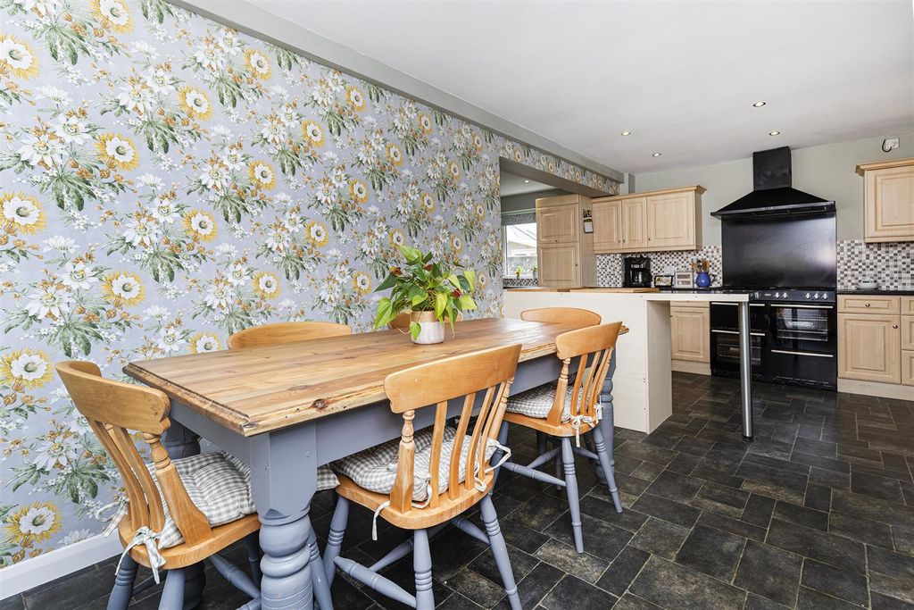 Property photo 2 of 26 [2].Jpg