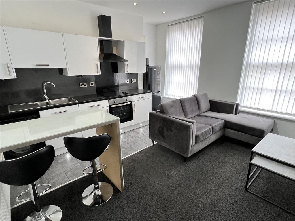 Property photo 1 of 10 Open Plan Living Space
