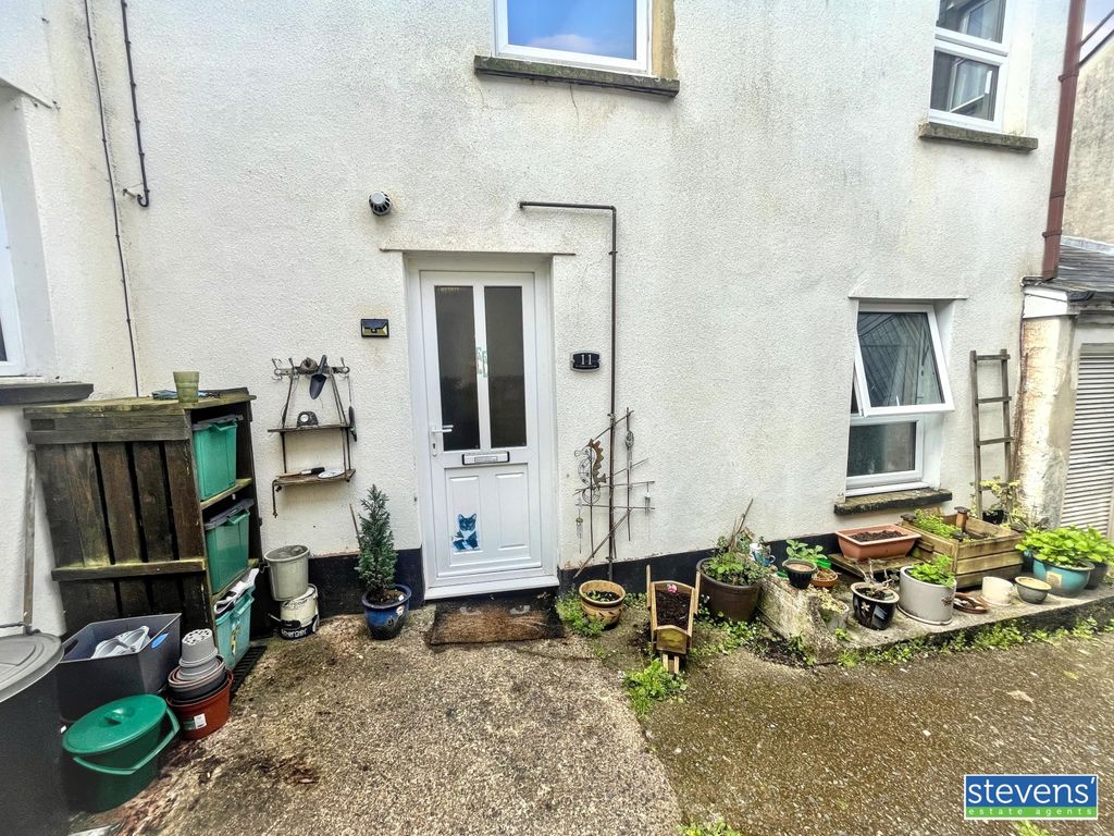 Property photo 1 of 12 Image00005