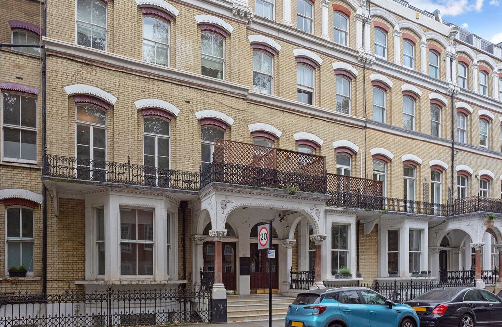 Property photo 2 of 11 Exterior