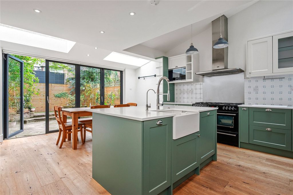 Property photo 2 of 16 Kitchen