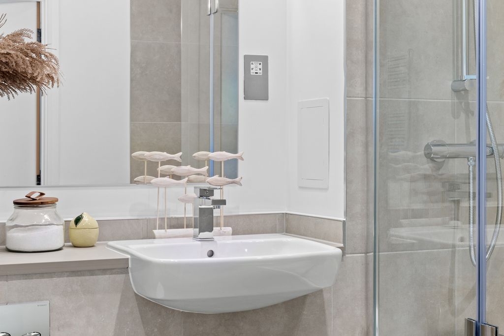 Property photo 1 of 2