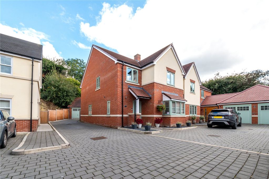 Property photo 1 of 27 Picture No. 02