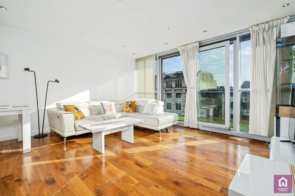 Property photo 3 of 18 Picture No. 15