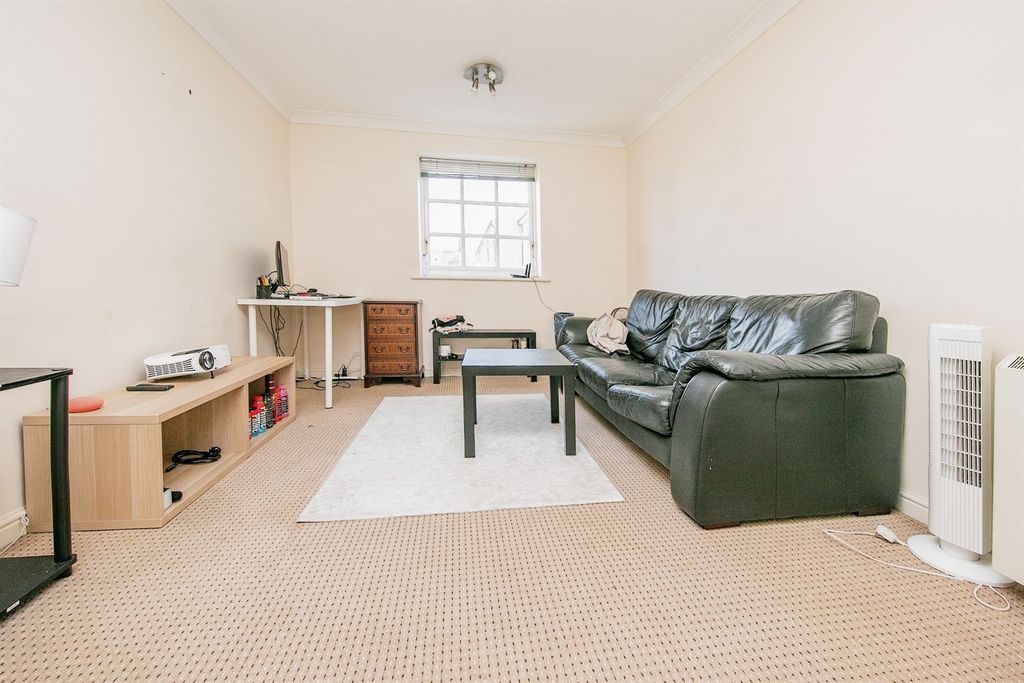 Property photo 3 of 14