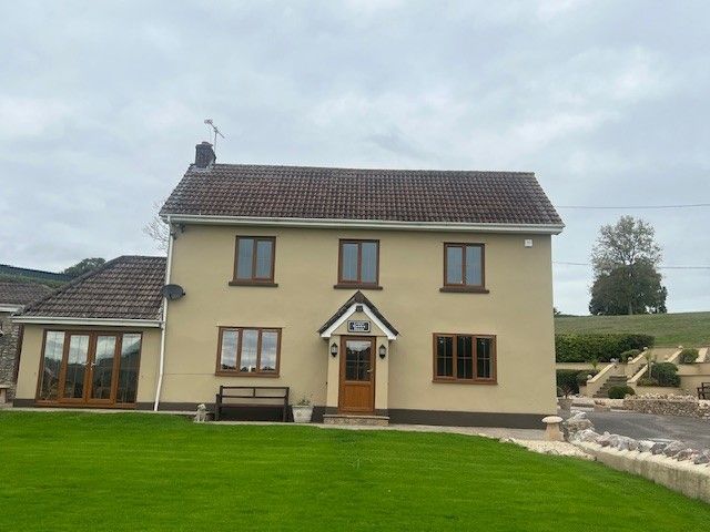 Property photo 2 of 23