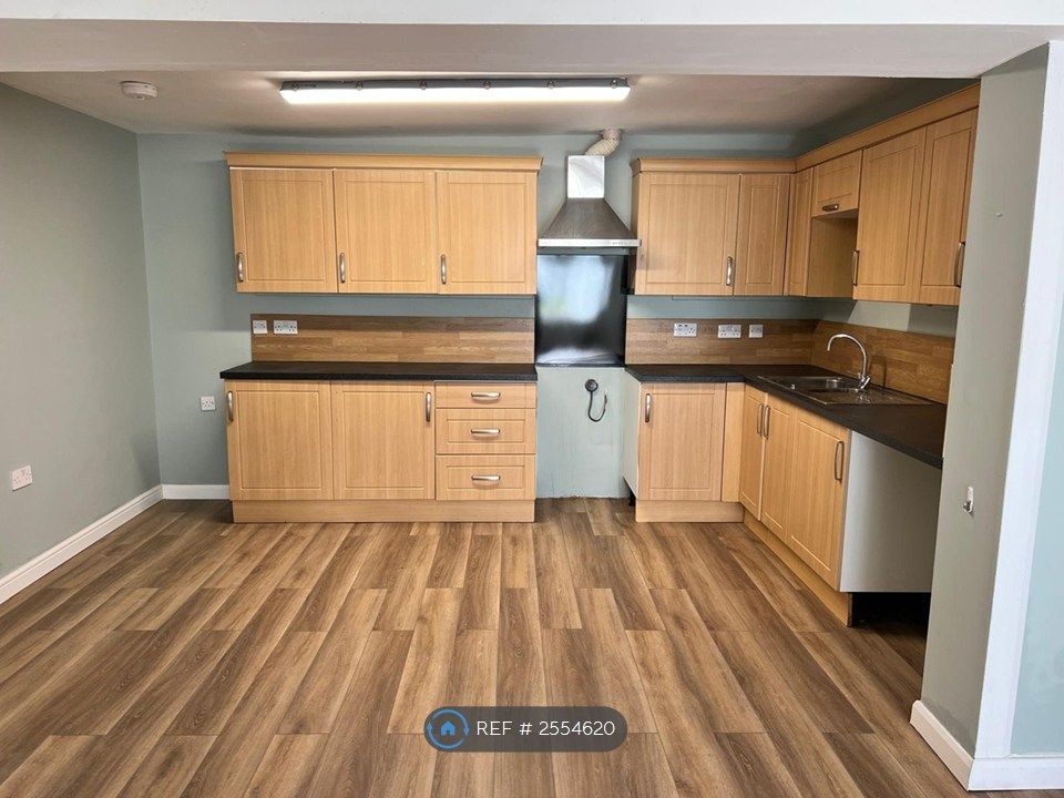 Property photo 1 of 9 Kitchen