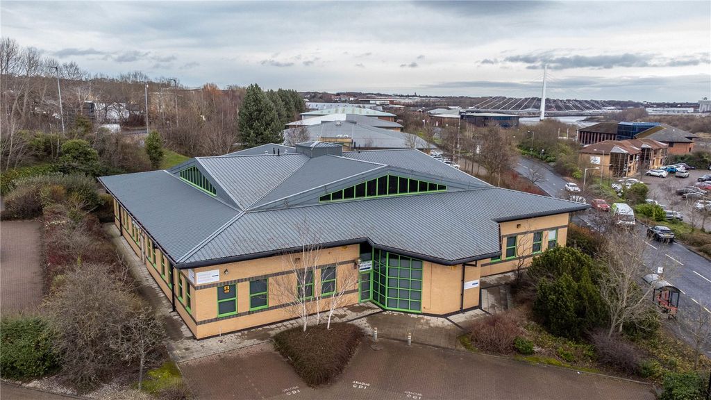 Property photo 2 of 12 Picture No. 18