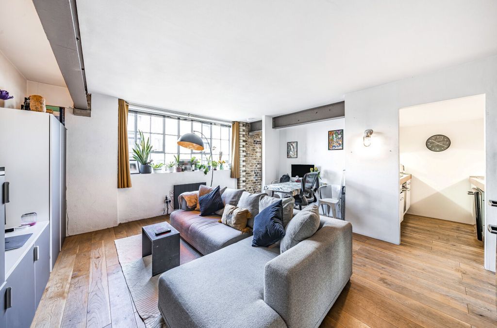 Property photo 1 of 6