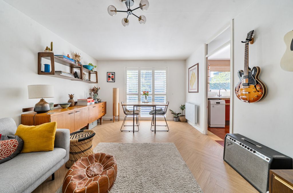 Property photo 2 of 17 1452511-11-69F207...