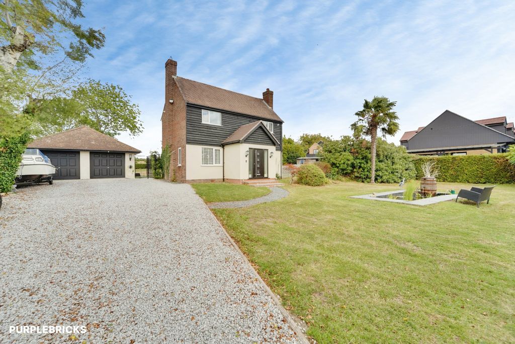 Property photo 2 of 48