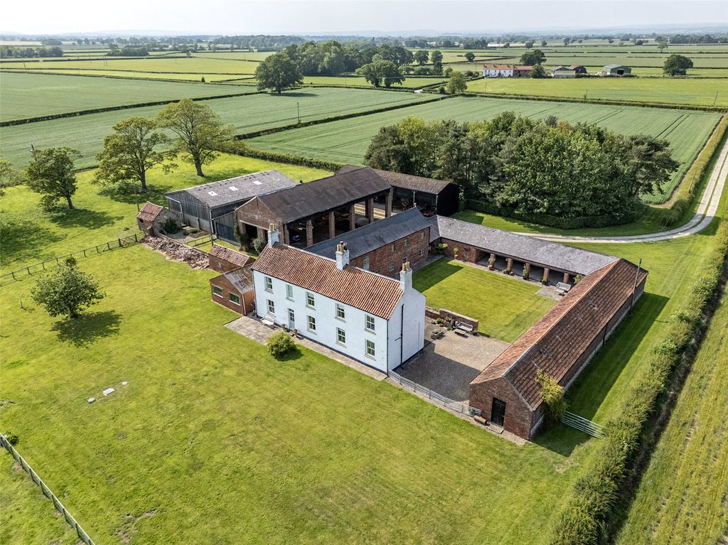 Property photo 1 of 26 Aerial