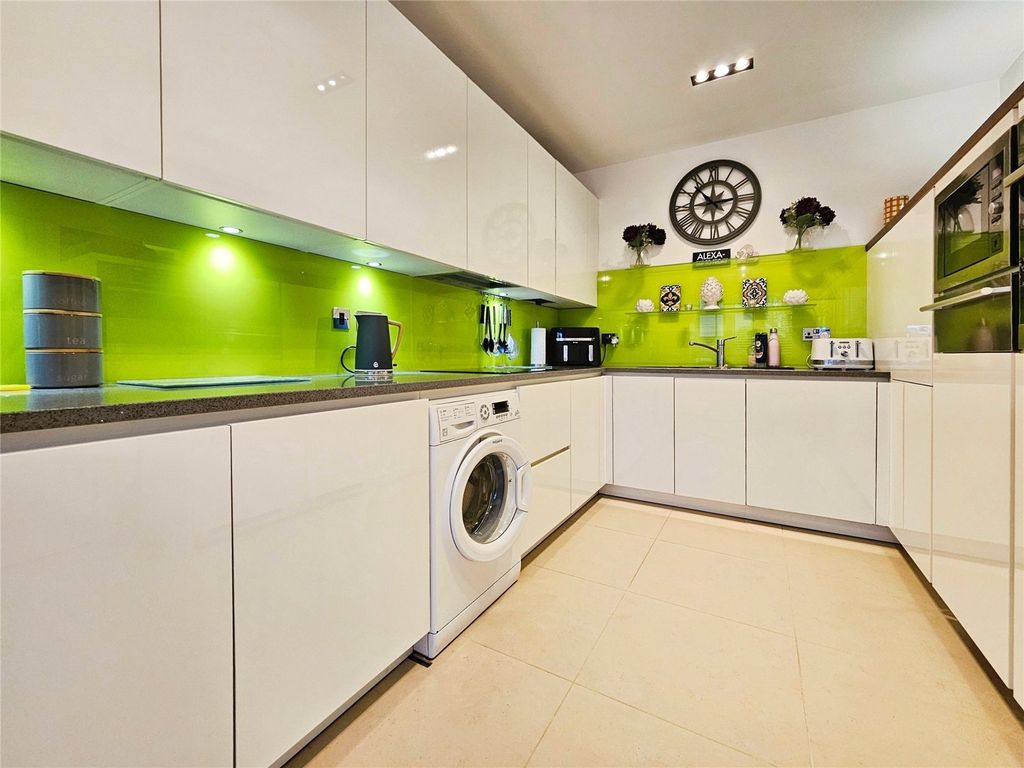 Property photo 3 of 20 Picture No. 12